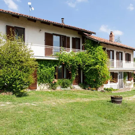 Private Estate Among The Vineyards Of Alba - Italy Villa